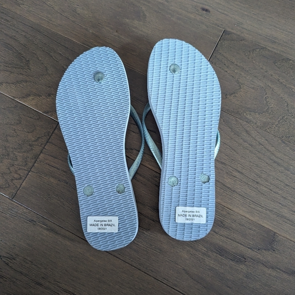 Havaianas Women's Flip Flops Size 11/12 BRAND NEW - Picture 2 of 2